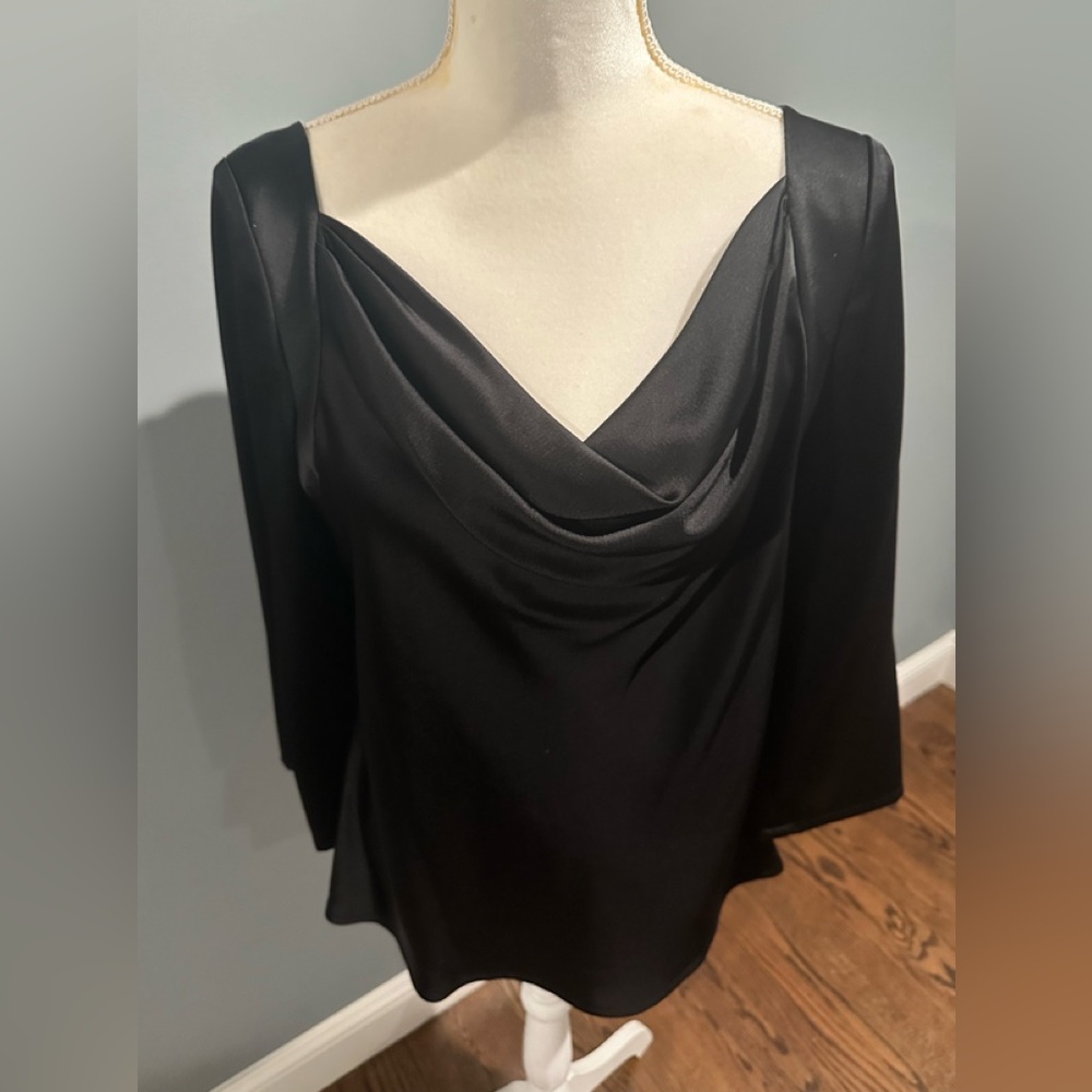 Hilton Hollis Black Top Size Medium